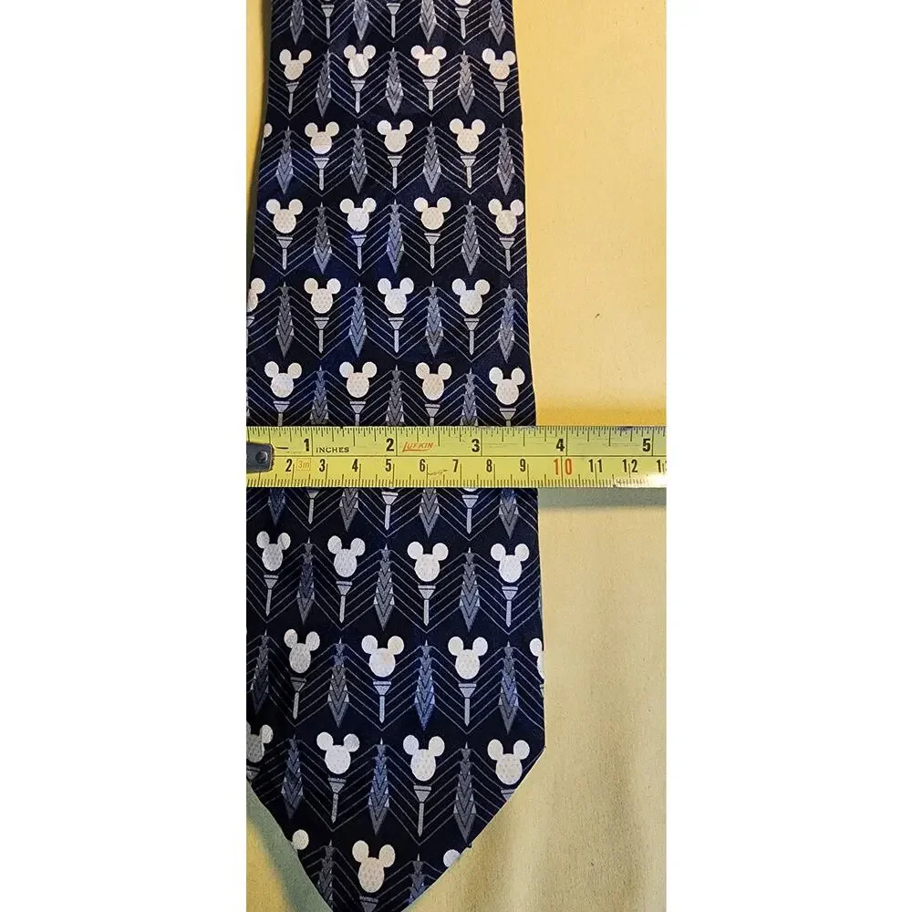 Disney Store Mickey Mouse Golf Necktie 100% Silk Tie‎